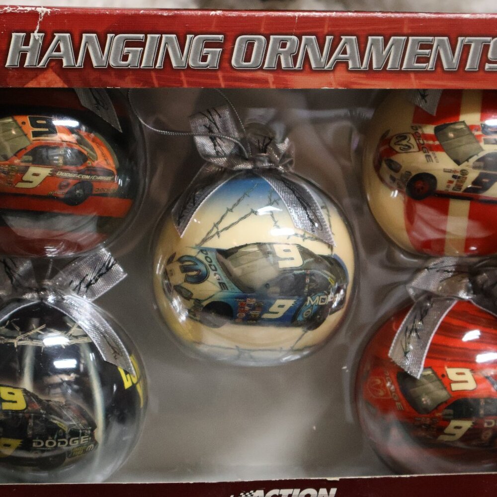 Nascar Action Hanging Christmas 10 Ornaments #24 Jeff Gordon #9 Kasey Kahne IOB
